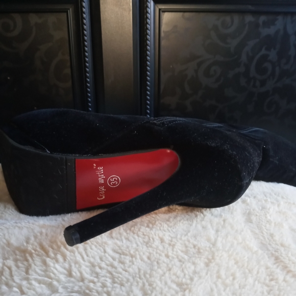 Crape Myrtle Knee High Button Suede Boots - Picture 6 of 8